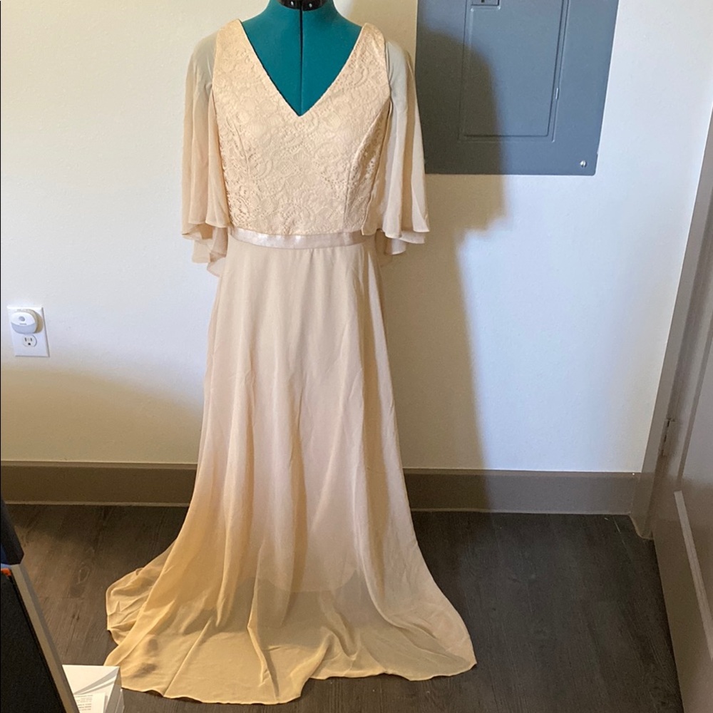 Dress tells champagne v neck lace formal dress with sleeves